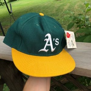 Vintage 90s Oakland Athletics Hat NWT New Era